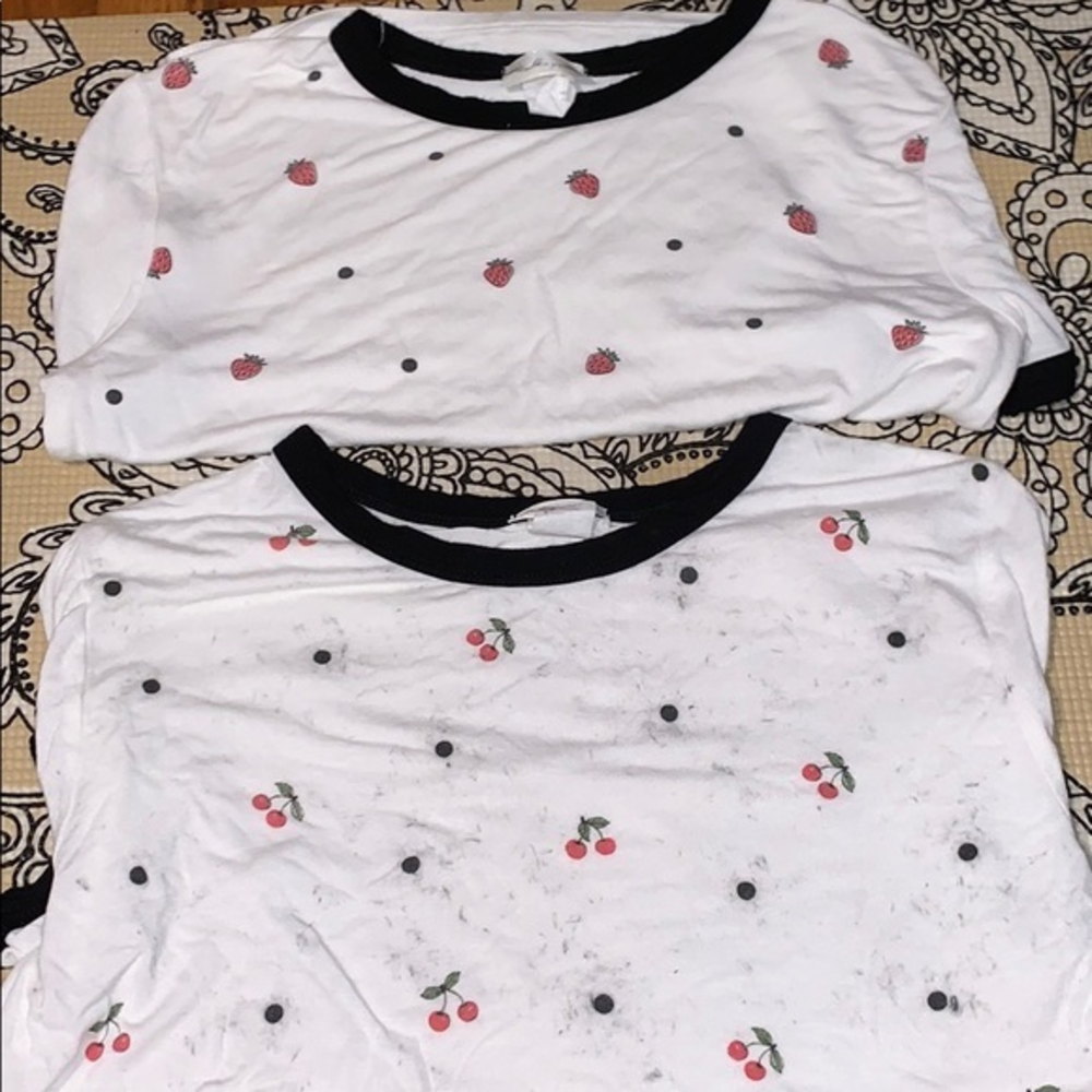 2 bundle black and white t shirts